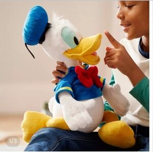 Donald Duck Plush Toy with Blue Outfit 15 3/4" NWT $29MSRP
